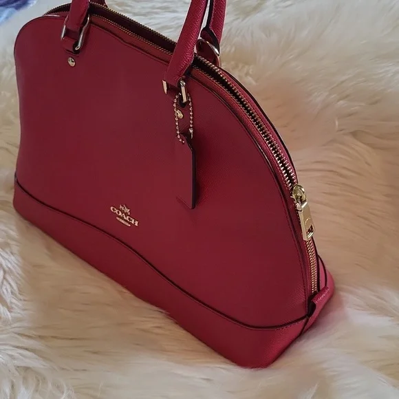 Coach - Picture 4 of 6